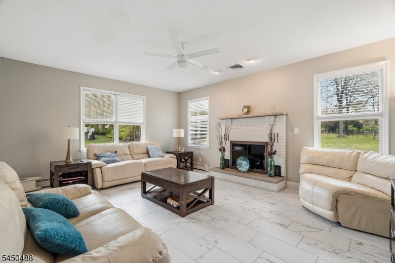 20 Greenbriar Ct Property Photo 4