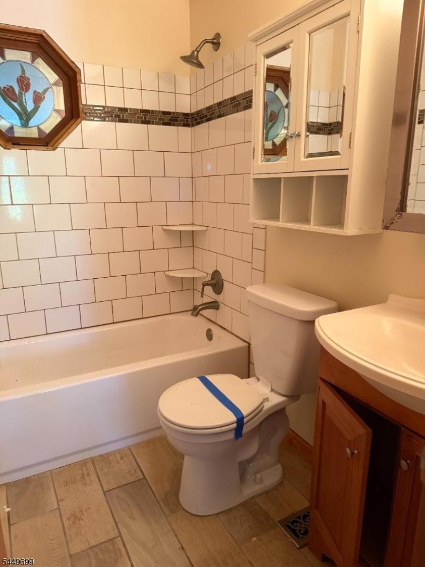13 Millburn Rd Property Photo 8