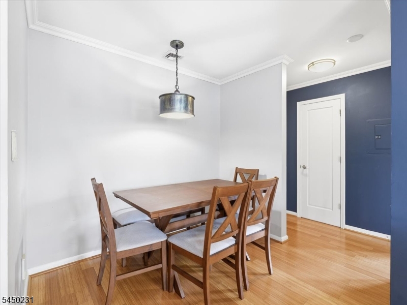 10 Cross St 5 5 Property Photo 17