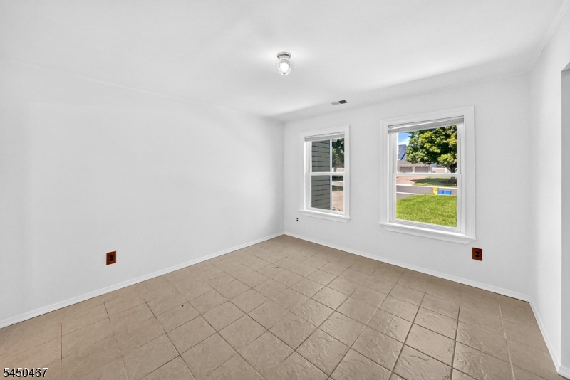 15 Harper Rd Property Photo 17