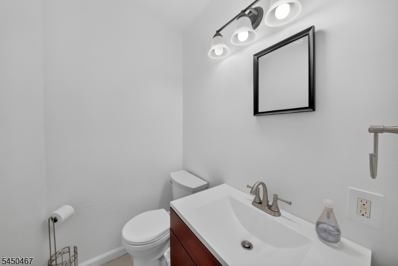 15 Harper Rd Property Photo 23