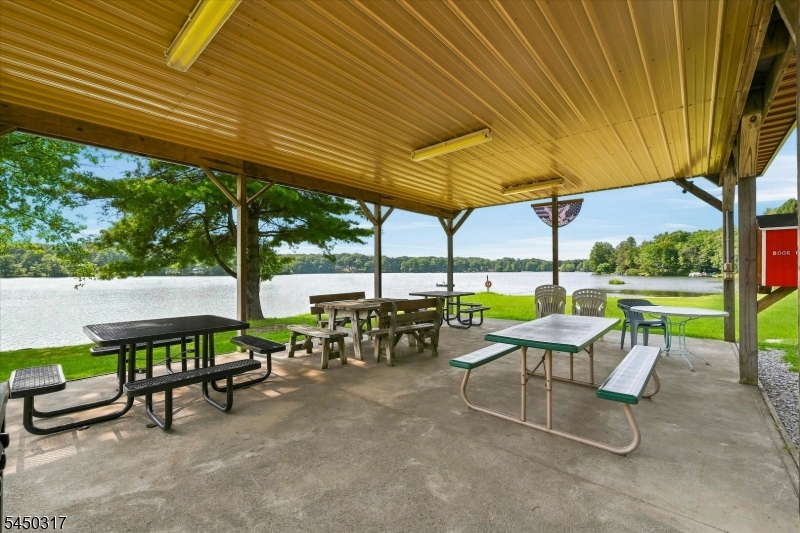 2 Oak Dr Property Photo 36
