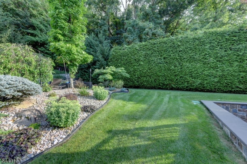 30 The Glen Property Photo 9