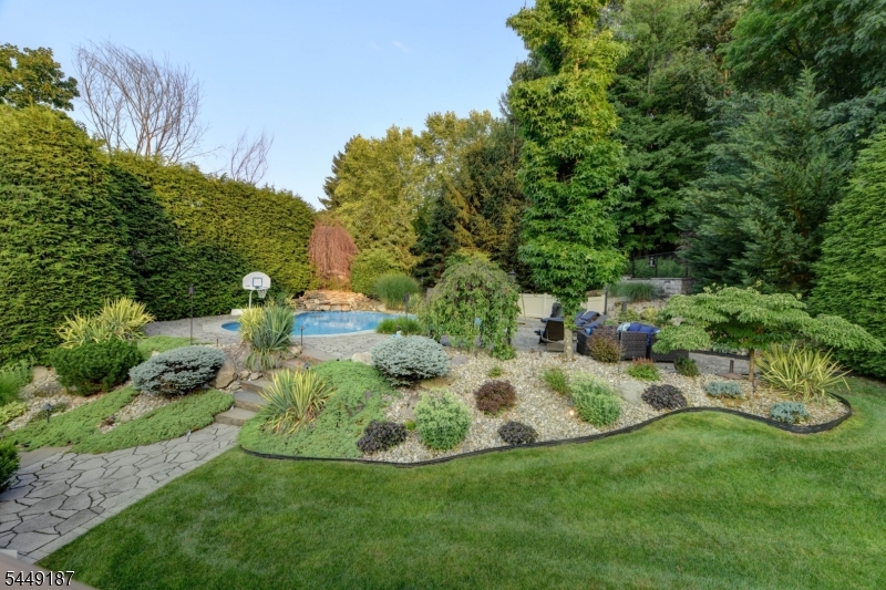30 The Glen Property Photo 10
