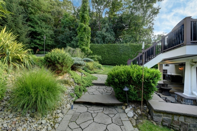 30 The Glen Property Photo 11