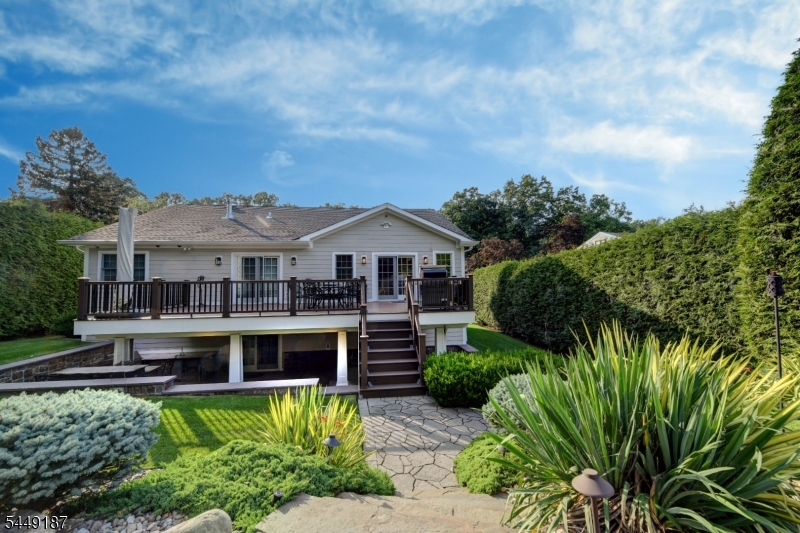 30 The Glen Property Photo 14
