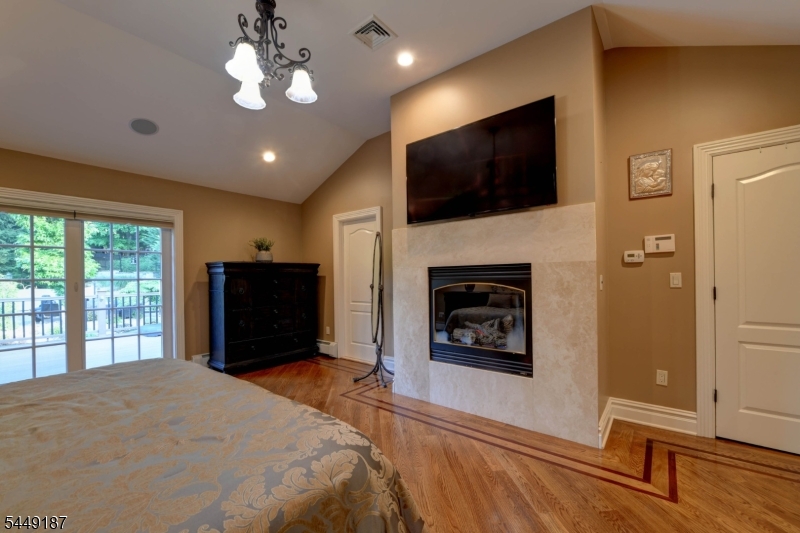30 The Glen Property Photo 25