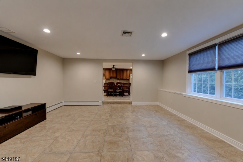 30 The Glen Property Photo 30