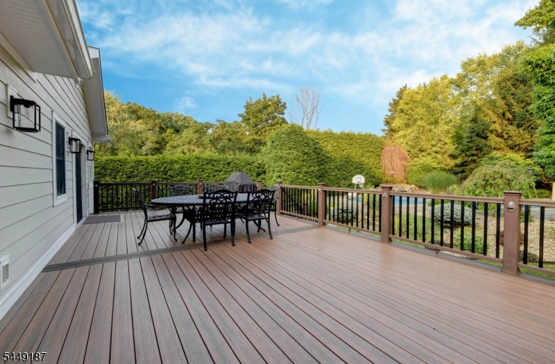 30 The Glen Property Photo 34