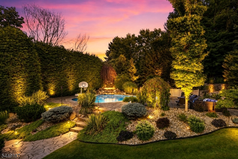30 The Glen Property Photo 35