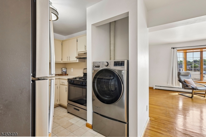 33 Henry Pl B2 Property Photo 11