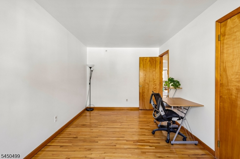 33 Henry Pl B2 Property Photo 14