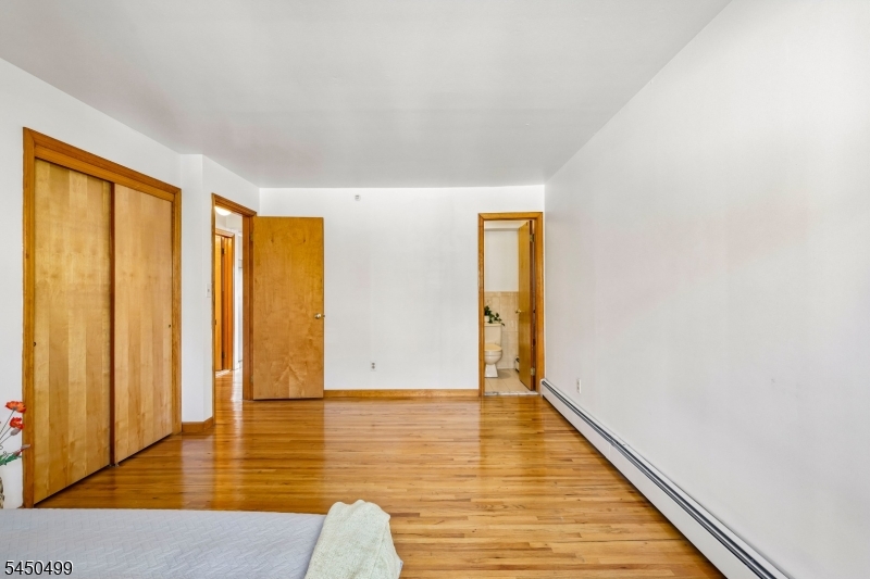 33 Henry Pl B2 Property Photo 16