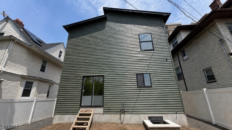 21 Hampton Ter Property Photo 19
