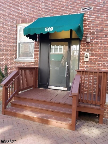 519 Trinity Pl 1bs Property Photo 3