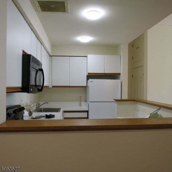 519 Trinity Pl 1bs Property Photo 8