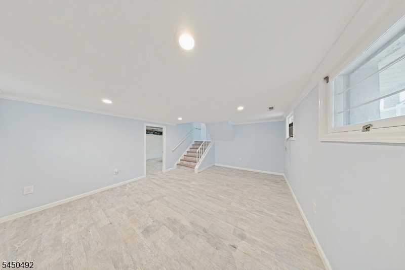 56 Eaton Pl Property Photo 15