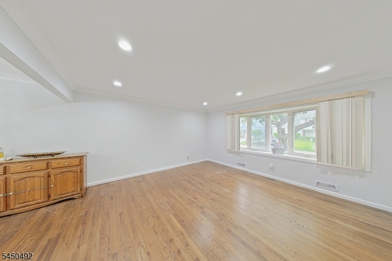 56 Eaton Pl Property Photo 18
