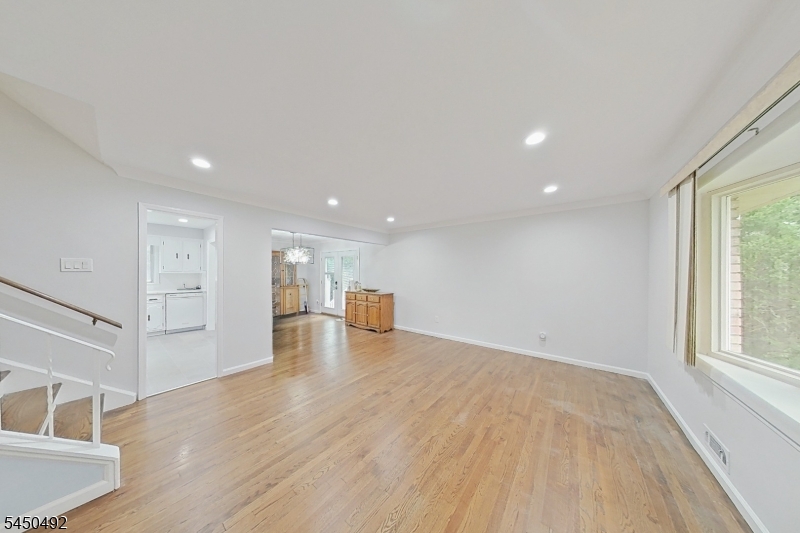 56 Eaton Pl Property Photo 19