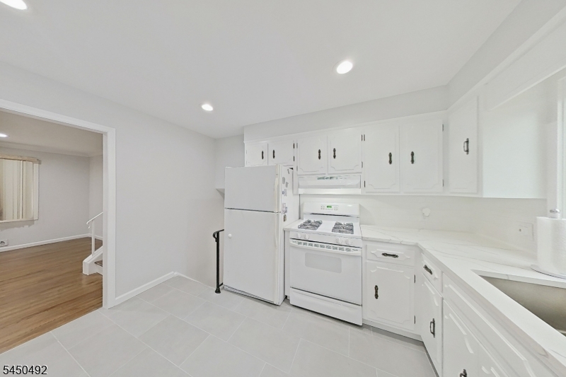 56 Eaton Pl Property Photo 23
