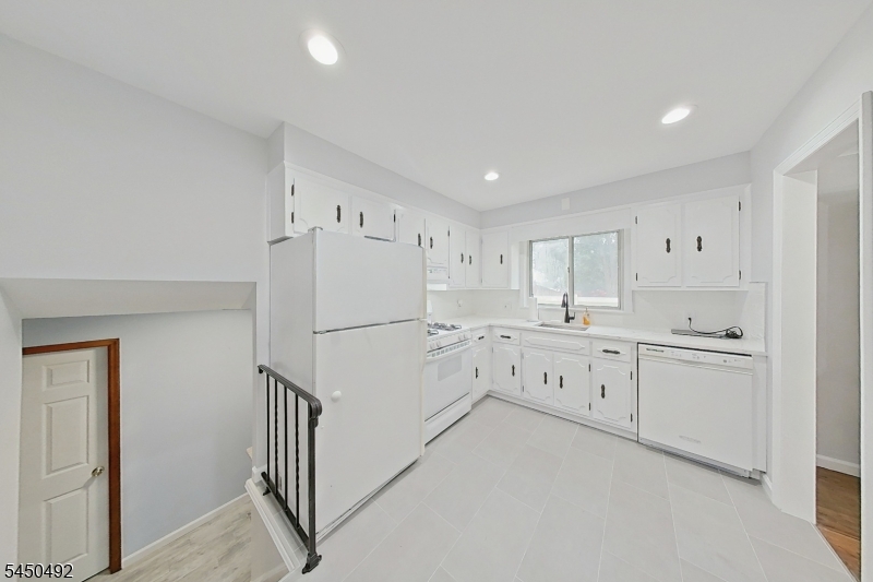 56 Eaton Pl Property Photo 24