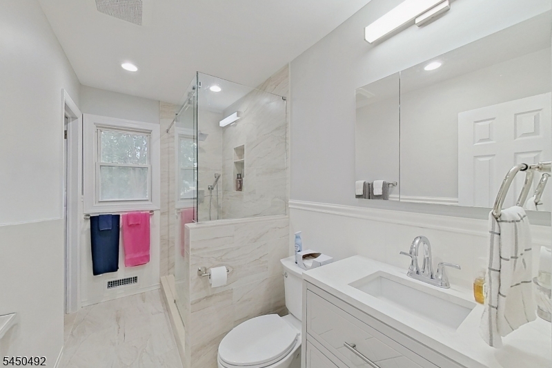 56 Eaton Pl Property Photo 31