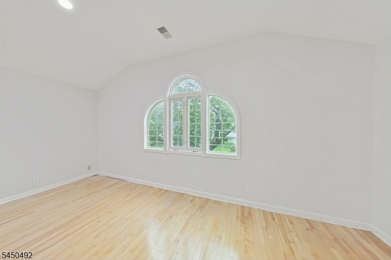 56 Eaton Pl Property Photo 32