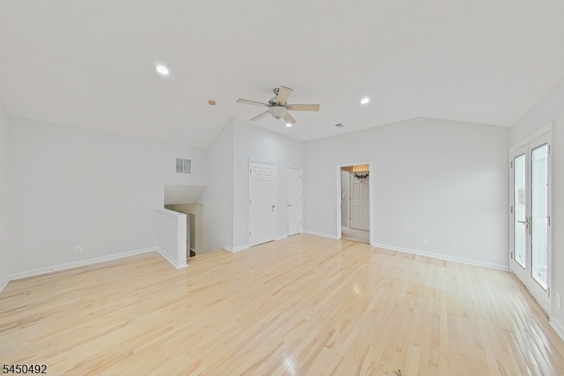 56 Eaton Pl Property Photo 34