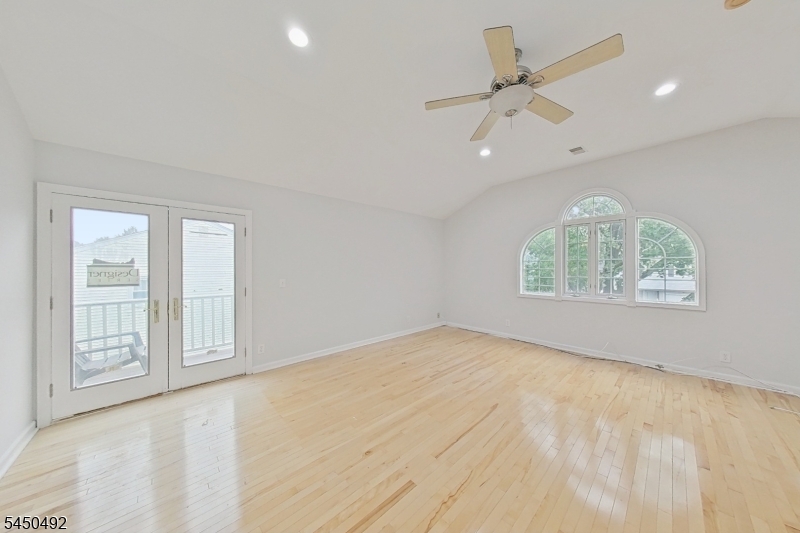 56 Eaton Pl Property Photo 38