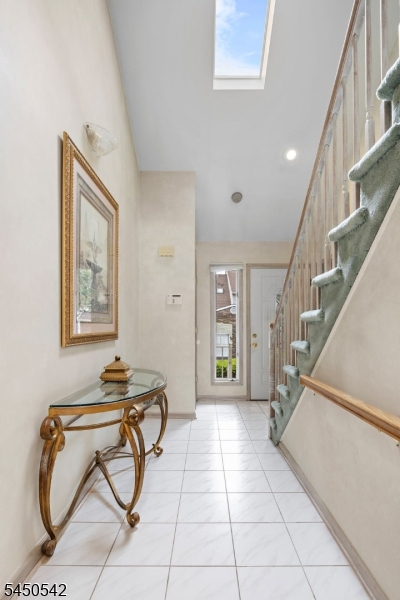 675 Raritan Rd 6 Property Photo 4