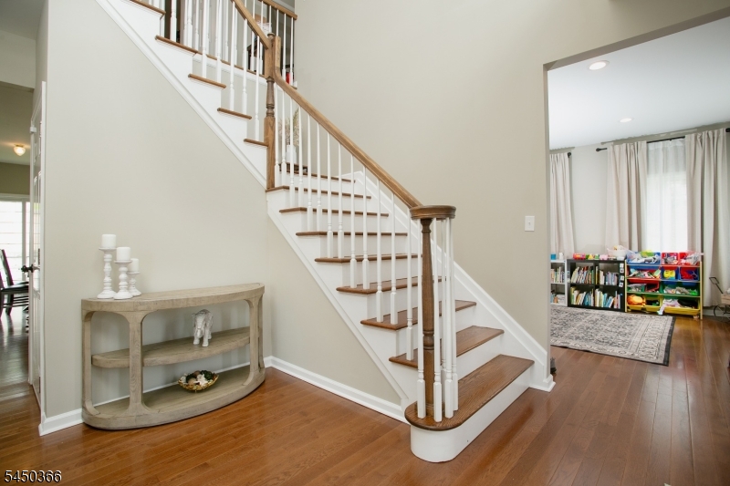 24 Beverly St Property Photo 4
