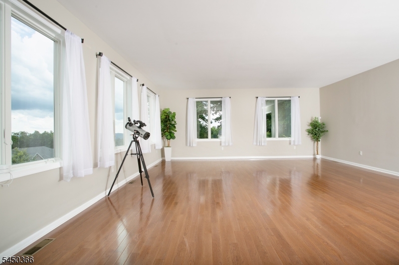 24 Beverly St Property Photo 20