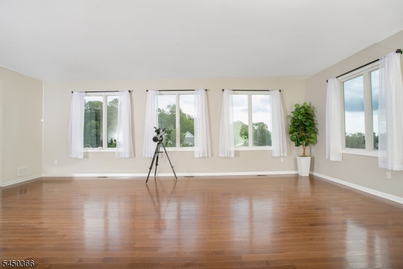 24 Beverly St Property Photo 21