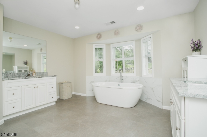 24 Beverly St Property Photo 28