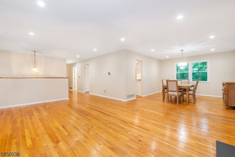 11 Southview Rd Property Photo 3