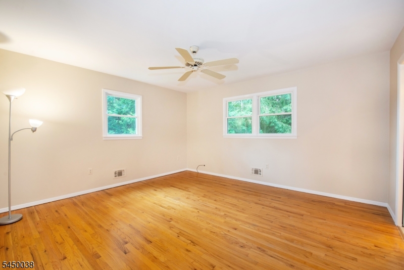 11 Southview Rd Property Photo 9