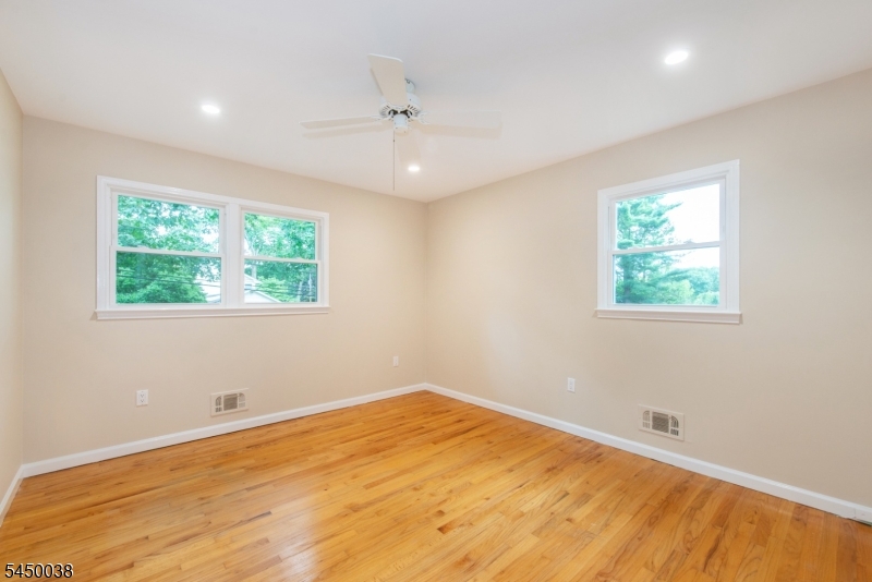 11 Southview Rd Property Photo 12