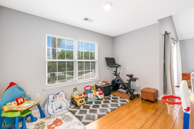 208 Cypress Ln Property Photo 15