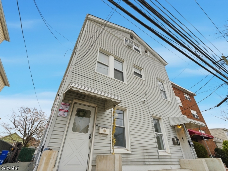 302 Belmont Ave Property Photo 1