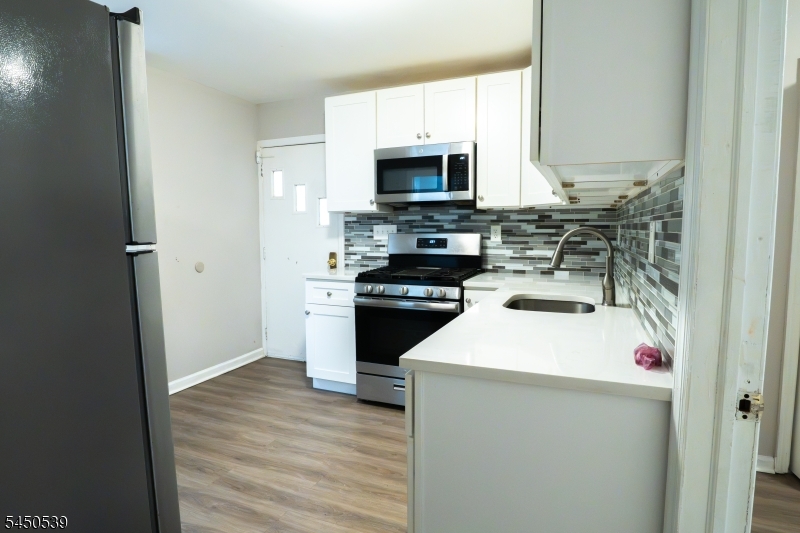 213 Amity St 3 Property Photo 2