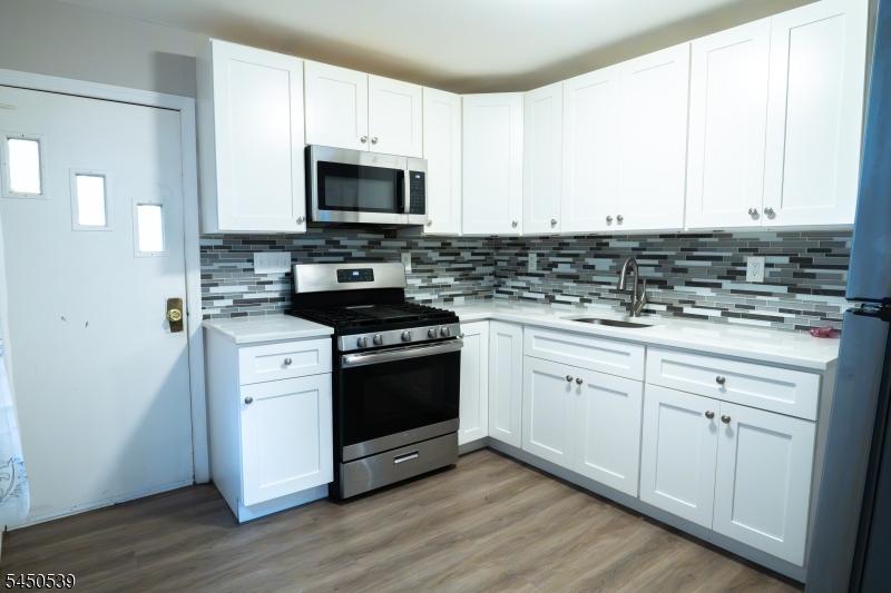 213 Amity St 3 Property Photo 3