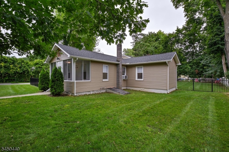 87 Doty Rd Property Photo 2