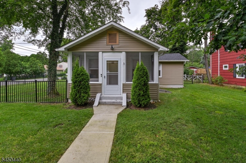 87 Doty Rd Property Photo 3