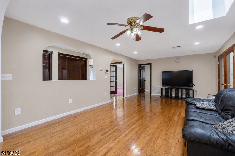 24 Winthrop Rd Property Photo 5