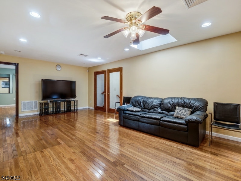 24 Winthrop Rd Property Photo 6