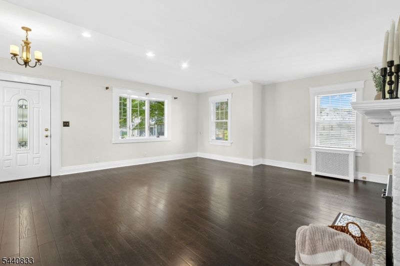 48 Mansion Ter Property Photo 4
