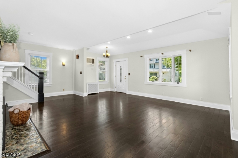 48 Mansion Ter Property Photo 5