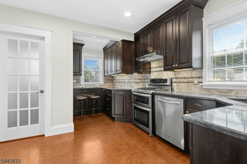 48 Mansion Ter Property Photo 14