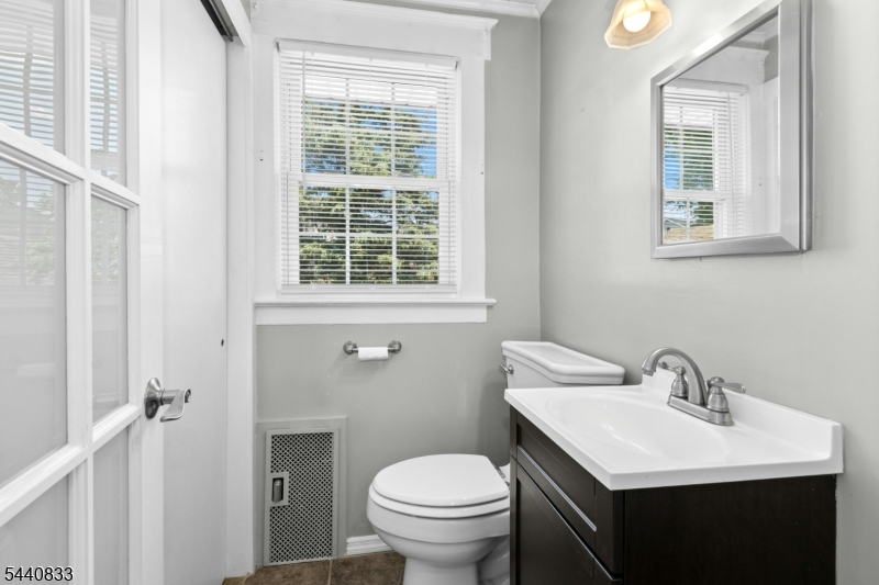 48 Mansion Ter Property Photo 15