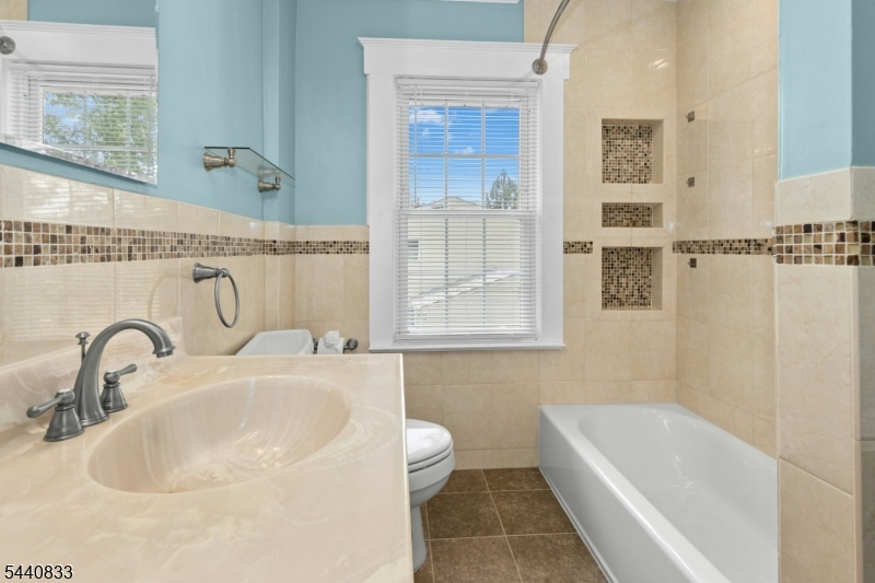 48 Mansion Ter Property Photo 20